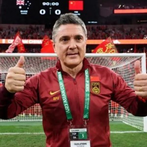 kaiyun-铁腕治军！安东尼奥带队2大奇招：禁外卖+屏蔽媒体，偷师邵佳一？